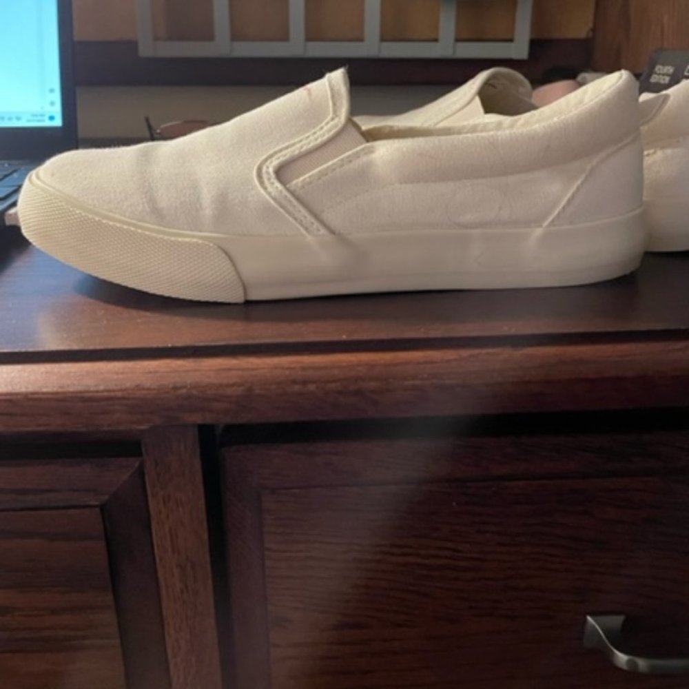 White A New Day Casual Outing Shoes